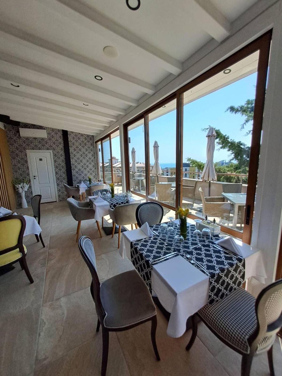 Vemara City Boutique Hotel-Free Parking Varna Exterior photo